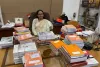सूरत : नई मेयर मायाबेन मावाणी की अनोखी पहल, गुलदस्तों की जगह किताबें और साड़ियां देने की अपील