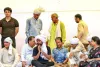 प्रधान के इस्तीफे की मांग करते हुए भूख हड़ताल पर बैठे वांगचुक