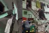 सूरत : पांडेसरा में जर्जर मकान की गैलरी और सीढ़ियां भरभराकर गिरीं, छह लोगों का सुरक्षित रेस्क्यू