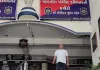 सूरत : 'नीलेश कुंभाणी बिक गए, वोटर नहीं!', पुलिस में शिकायत दर्ज कराने पहुंचे पूर्व नगरसेवक