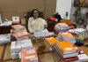 सूरत : नई मेयर मायाबेन मावाणी की अनोखी पहल, गुलदस्तों की जगह किताबें और साड़ियां देने की अपील