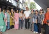 सूरत :  सोमवती अमावस्या पर बैटर टुमारो फाउंडेशन ने जरूरतमंदों को कराया भोजन
