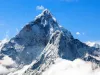 कोरोना काल में दो बार एवरेस्ट फतह कर इस नेपानी पर्वतारोही ने भारतीय का रिकॉर्ड तोड़ा