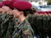 आखिर क्यों इस देश की महिला सैनिकों को भी पहननी पड़ती थी पुरुष सैनिकों जैसी ही अंडरवियर