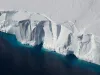 बढ़ते तापमान के कारण अंटार्कटिक में 1 तिहाई बर्फ की परत ढहने का खतरा : स्टडी