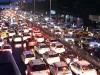 अहमदाबाद : आबादी से भी तेजी से बढ़ रही वाहनों की संख्या,घंटों ट्रैफिक में बिता रहे है शहरजन