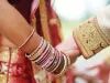गुजरात : बेटी के प्रेम विवाह से नाराज पिता ने अपनी जीवित बेटी के अंतिम संस्कार की रस्म अदायगी कर दी!
