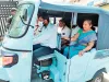 मेहसाणा : ई-रिक्शा प्रदर्शन और जागरूकता कार्यक्रम के दौरान कलेक्टर ने किया इलेक्ट्रिक रिक्शा का परीक्षण