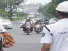 अहमदाबाद : ट्रैफिक पुलिस द्वारा पीओएस मशीन से जुर्माना भरवाने पर लोगों की मिलीजुली प्रक्रिया