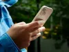 स्मार्टफोन के बाजार में आईफोन का दबदबा, भारत में चाइनीज फोन ‌शाओमि कमजोर पड़ रहा