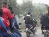 तीन बाइक पर कुल चौदह लोग! ट्रैफिक नियमों की धज्जियाँ उड़ाकर हुडदंग मचा रहे युवकों का वीडियो वायरल होने के बाद पुलिस की बड़ी कार्यवाही