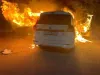 सूरत : शादी समारोह के दौरान खड़ी कार में अचानक लगी आग, कोई हताहत नहीं 