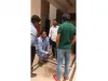 तेजप्रताप यादव के पैरों के पास झुककर होटल मैनेजर ने मांगी माफी, वीडियो वायरल
