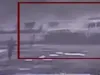 गुजरात : कार डिवाइडर पार कर रांग साइड से आ रहे ट्रक से टकराई, ड्राइवर की मौत