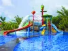 गुजरात : माता-पिता के सेल्फी के चक्कर में वाटर पार्क के स्विमिंग पूल में गिरा बच्चा, बमुश्किल बची जान