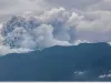 इंडोनेशिया में ज्वालामुखी फटा, 11 पर्वतारोहियों की मौत