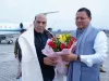 रक्षामंत्री राजनाथ सिंह पहुंचे उत्तराखंड, मुख्यमंत्री धामी ने किया स्वागत
