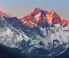 एक ही दिन में 274 पर्वतारोहियों ने फतह किया एवरेस्ट, टूट गया सालों पुराना रिकॉर्ड