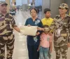 सूरत : सूरत एयरपोर्ट पर CISF जवानों की ईमानदारी की मिसाल, महिला यात्री का लाखों रुपये और आभूषण से भरा बैग लौटाया