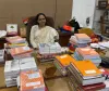 सूरत : नई मेयर मायाबेन मावाणी की अनोखी पहल, गुलदस्तों की जगह किताबें और साड़ियां देने की अपील
