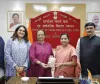 सूरत : उपभोक्ता न्यायालय की समस्याओं को लेकर बार काउंसिल ऑफ गुजरात ने राज्य मंत्री निमुबेन बंभानिया को सौंपा ज्ञापन