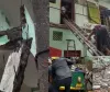 सूरत : पांडेसरा में जर्जर मकान की गैलरी और सीढ़ियां भरभराकर गिरीं, छह लोगों का सुरक्षित रेस्क्यू