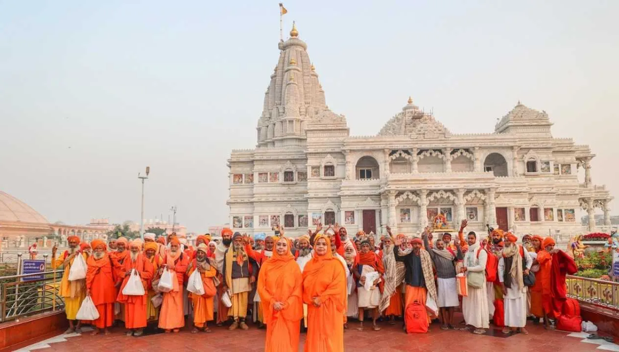 दो हफ़्तों में 42,500 लोगों तक पहुँची गुरु-कृपा: जगद्गुरु श्री कृपालु जी महाराज की दान-सेवा