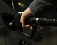 पेट्रोल-डीजल की कीमत में बदलाव नहीं, कच्चा तेल 76 डॉलर प्रति बैरल के करीब