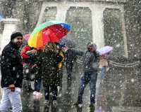 सिक्किम में पर्यटकों की भीड़ उमड़ी, एक दिन में 6,000 से अधिक लोग नाथूला–त्सोमगो पहुंचे