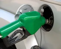 पेट्रोल-डीजल के दाम स्थिर, कच्चा तेल 79 डॉलर प्रति बैरल के करीब