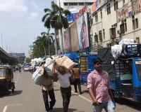 सूरत : कपड़ा बाजार में पार्सल ढुलाई शुल्क बढ़ा, 1 जून से प्रति पार्सल 15 रुपये अतिरिक्त लगेंगे