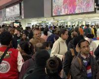 दिल्ली हवाईअड्डे पर यात्रियों की लंबी कतार और अव्यवस्था की शिकायत
