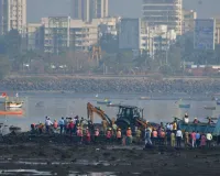 माहिम सागर में अवैध 'दरगाह' बीएमसी ने तोड़ी