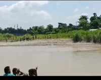 बिहार नौका दुर्घटना में लापता 14 लोगों में मासूम का शव सुबह नदी तट पर मिला, बाकी 13 की तलाश जारी