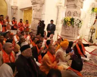 मुख्यमंत्री योगी के साथ मंत्री और विधायकों ने किए रामलला के दर्शन