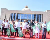 अहमदाबाद-गांधीनगर के लिए नई 70 एसटी बस को दिखाई हरी झंडी