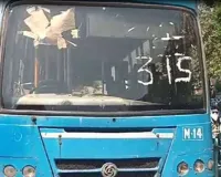 सूरत : पांडेसरा बीआरटीएस मार्ग पर निजी कार का प्रवेश, बस ने मारी टक्कर