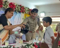 अहमदाबाद पुलिस की पहल, हेलमेट संस्कार प्रोजेक्ट के जरिए 7 हजार बच्चों को बांटे हेलमेट
