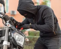 वडोदरा : चोरी की पांच बाइक के साथ दो चोर पकड़े गए