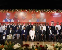 सूरत : 'पुलिस से गलती हुई तो मैं स्वीकारने को तैयार': उपमुख्यमंत्री हर्ष संघवी ने सूरत में पुलिस परिवार के साथ मनाई दिवाली