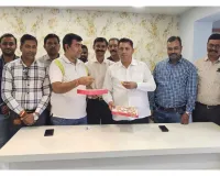 सूरत : बिहार विधानसभा चुनाव में एनडीए की जीत पर सूरत में जश्न, जापान मार्केट में कार्यकर्ताओं ने मनाया उत्सव