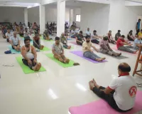 सूरत :  गुजरात राज्य योग बोर्ड द्वारा सूरत लाजपोर जेल में एक माह का योग शिविर 