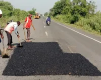 वडोदरा : बेमौसम बारिश के बाद वडोदरा में सड़कों की मरम्मत तेज़ी पर