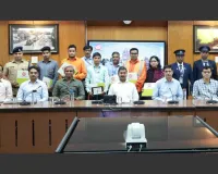 वडोदरा : पश्चिम रेलवे के महाप्रबंधक ने वडोदरा मंडल के तीन कर्मचारियों को संरक्षा पुरस्कार से सम्मानित किया