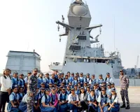 सूरत : सुमन हाई स्कूल नंबर 19 के स्टूडेंट्स ने देखा INS सूरत,  एडवांस्ड डेस्ट्रॉयर का लाइव एक्सपीरियंस, देशभक्ति से भरे बच्चे