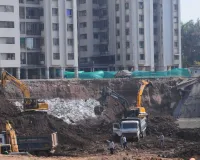 सूरत : भीमराड में शिव रेजीडेंसी में दूसरा बड़ा हादसा, मरम्मत कार्य के दौरान गैस लाइन फटी