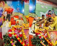 सूरत : “नंद घर आनंद भयो, जय कन्हैया लाल की” पर भावविभोर हुए श्रद्धालु 