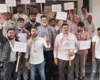 सूरत : सरकारी ज़मीन पर अवैध झींगा तालाबों का साम्राज्य, दर्शन नायक ने एनजीटी के आदेशों की अनदेखी पर उठाए सवाल