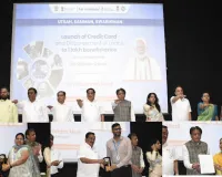 सूरत में PM स्वनिधि योजना के तहत स्ट्रीट वेंडर्स को मिला आर्थिक संबल