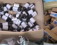 सूरत : नकली फेस सीरम फैक्ट्री पर छापा,  गोडादरा में ‘वामसी एंटरप्राइजेज’ सील 